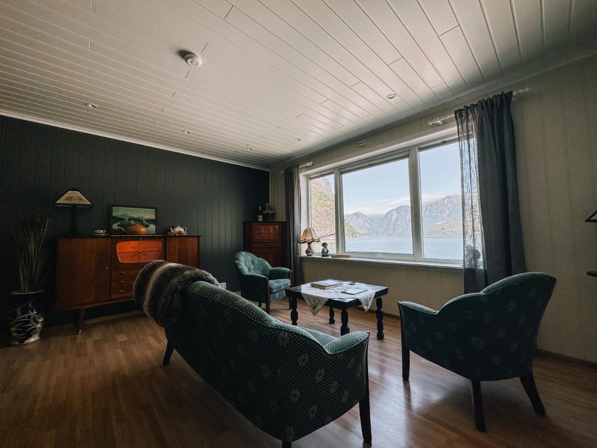 Svingen Guesthouse - Panoramic Fjord Views In Flåm Eksteriør billede