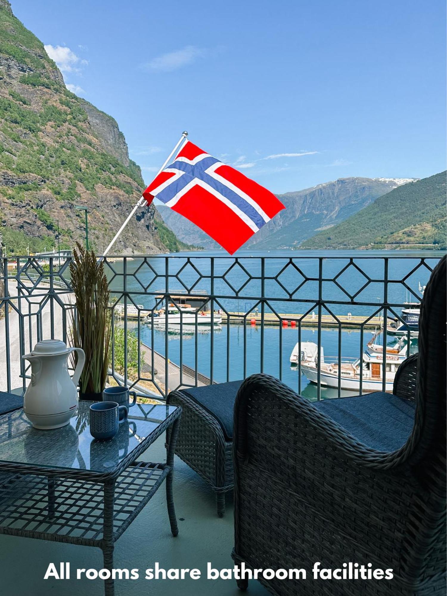 Svingen Guesthouse - Panoramic Fjord Views In Flåm Eksteriør billede